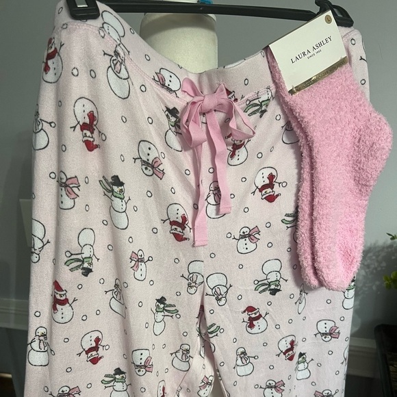NWT- ⛄️ Laura Ashley Snowman Pajama Pants and matching Socks - Picture 1 of 5